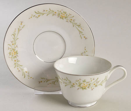 Eloquence Footed Cup & Saucer Set