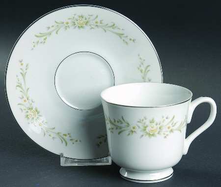 Eloquence Footed Cup & Saucer Set