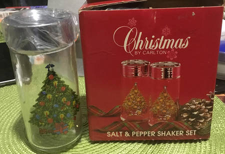 Christmas Plastic Lid for Glassware Salt/Pepper Shaker