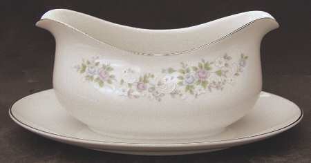 Corsage Gravy Boat with Attached Underplate