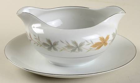 Delwood Gravy Boat with Attached Underplate