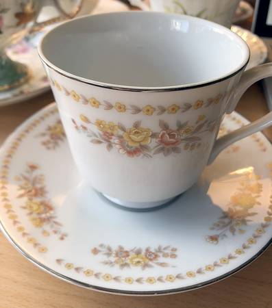 Elegance Footed Cup & Saucer Set