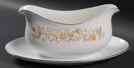 Rosealyn Gravy Boat with Attached Underplate