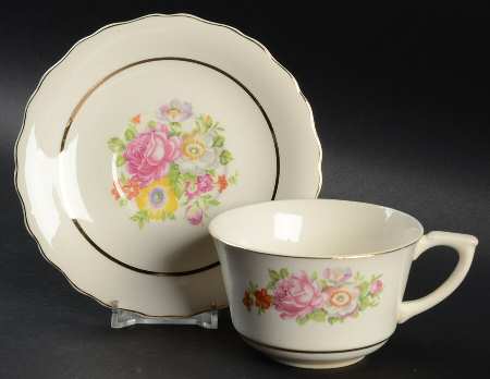 CAN18 Footed Cup & Saucer Set