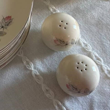 Princess Grace Salt & Pepper Set