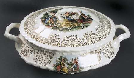 Empress Chantilly Round Covered Vegetable