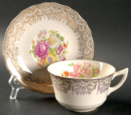 Lajean Flat Cup & Saucer Set