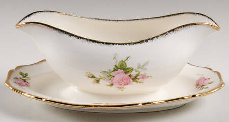 Modern Priscilla Gravy Boat with Attached Underplate