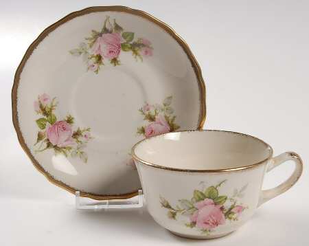 Modern Priscilla Flat Cup & Saucer Set