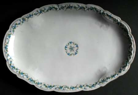 3248 (Scalloped) 13" Oval Serving Platter