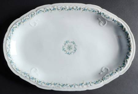3248 (Scalloped) 17" Oval Serving Platter