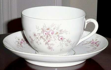 CAR10 Flat Cup & Saucer Set