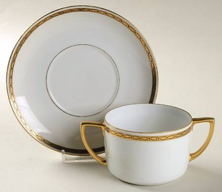 CAR7 Flat Bouillon Cup & Saucer