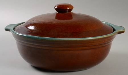 Country Fare (Ribbed Back, Unglazed Ring) 2.5 Qt Round Covered Casserole