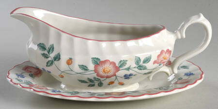 Briar Rose Gravy Boat & Underplate/Relish