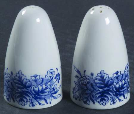 Currier & Ives Blue Salt & Pepper Set