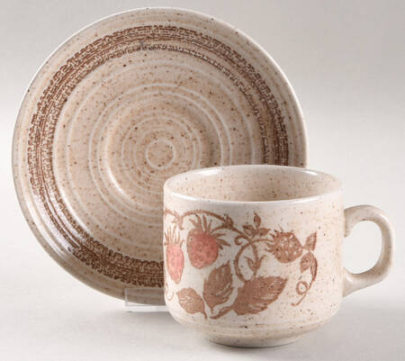Wild Strawberry Flat Cup & Saucer Set