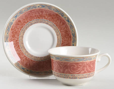 Zarand Footed Cup & Saucer Set
