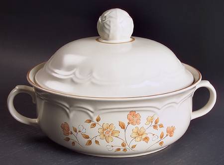 Burnet 1.75 Qt Round Covered Casserole