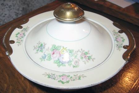 CEB23 Sugar Bowl & Lid