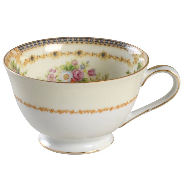 CEB27 Footed Cup