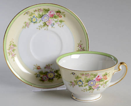 CEB32 Footed Cup & Saucer Set