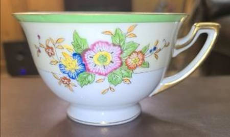 CEB36 Footed Cup