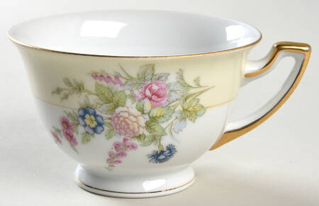 CEB4 Footed Cup