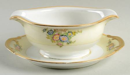 CEB7 Gravy Boat with Attached Underplate