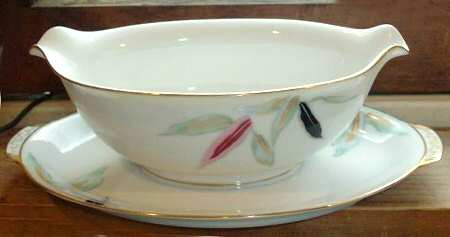Palmyra Gravy Boat & Underplate