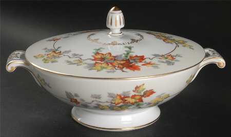 Silver Maple Round Covered Vegetable