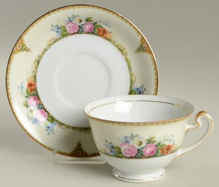 Vivienne Footed Cup & Saucer Set
