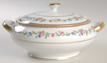 Country Flowers Round Covered Vegetable