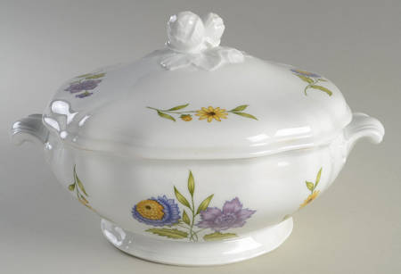 Fleur De Printemps Round Covered Vegetable