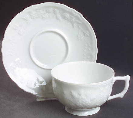 Hawthorn Footed Cup & Saucer Set