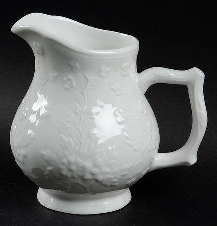 Hawthorn 16 Oz Pitcher
