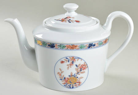 Koutani (White Background) Teapot & Lid