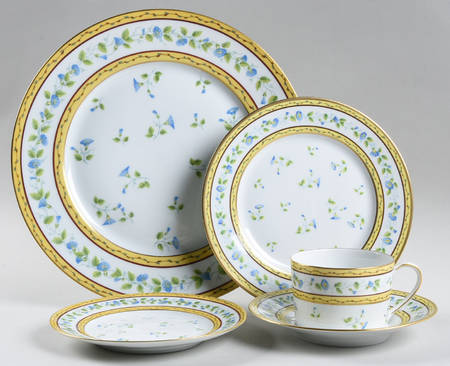 Morning Glory Spray 40 Piece Estate Set