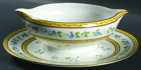 Morning Glory Spray Gravy Boat with Attached Underplate