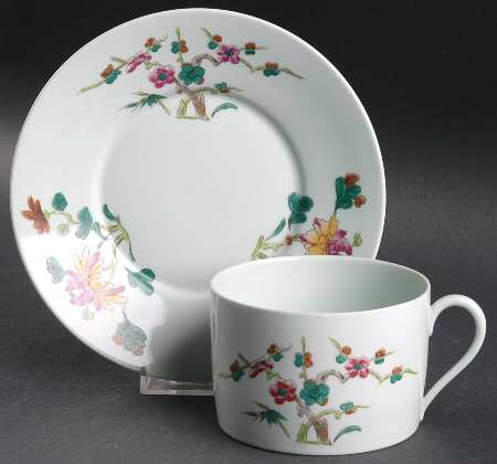 Nymphea Oversized Cup & Saucer Set