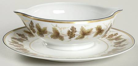 Vineyard Gravy Boat with Attached Underplate by Ceralene