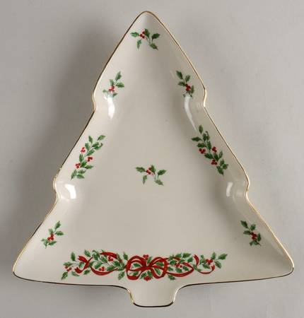 Ribbon Holly Large Tree Shaped Dish