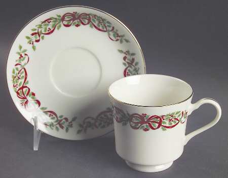 Ribbon Holly Footed Cup & Saucer Set