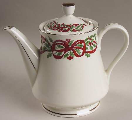 Ribbon Holly Tea/Coffee Pot & Lid