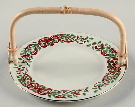 Ribbon Holly 5 3/8"-5 5/8" Bamboo Handled Serving Plate  HC