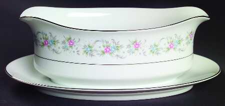 Cotillion Gravy Boat with Attached Underplate