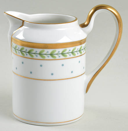 Versailles Creamer