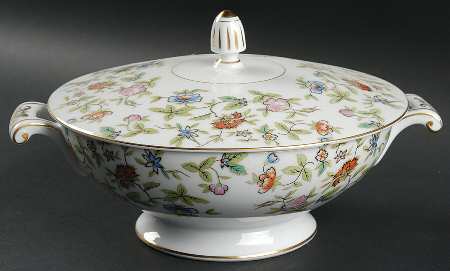 Fantasia (No Center Design) Round Covered Vegetable