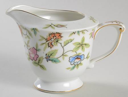 Fantasia (No Center Design) Creamer