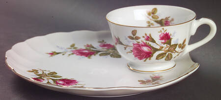 Moss Rose Snack Plate & Cup Set